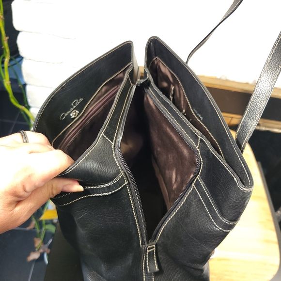 Oscar de la Renta Tassel Front Leather Bag - Picture 7 of 14